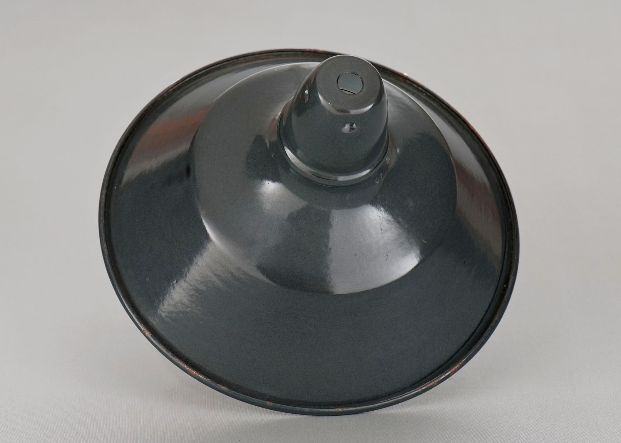 Industrial suspension n°1 in enamelled sheet anthracite gray 31cm Size S 1960
