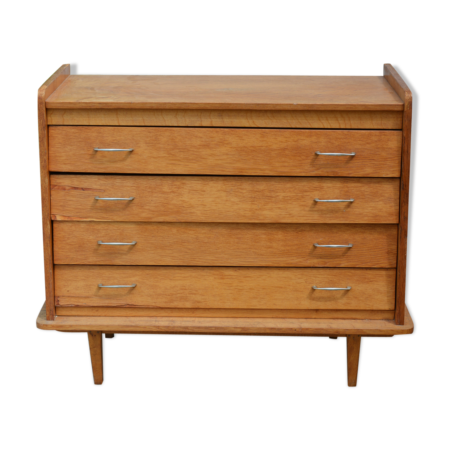 The 1950s vintage Dresser