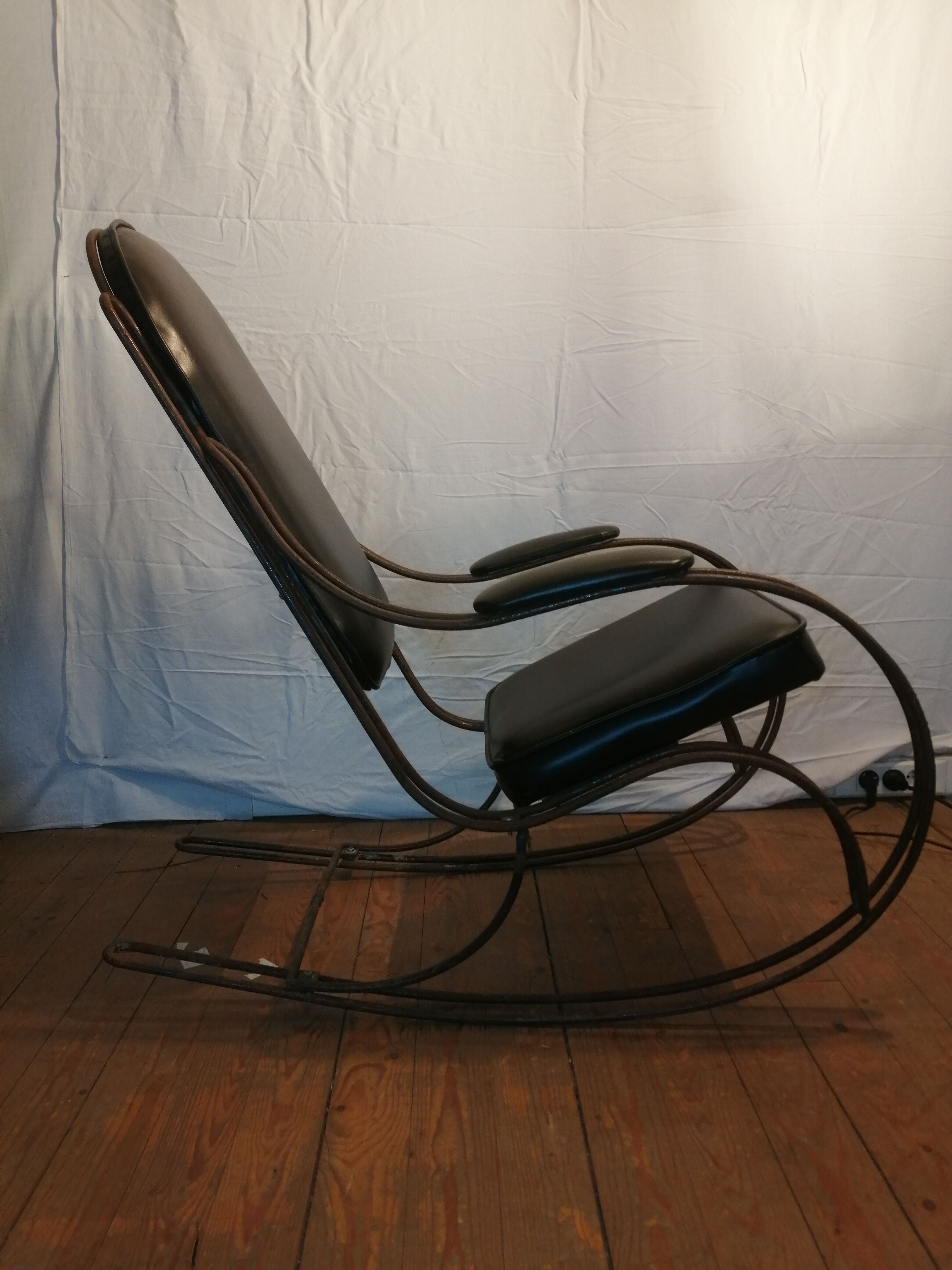 Rocking vintage metal