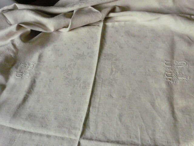 table service Tablecloth,12 Damask napkins and Monograms: FG or FC