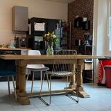 Massif wood table