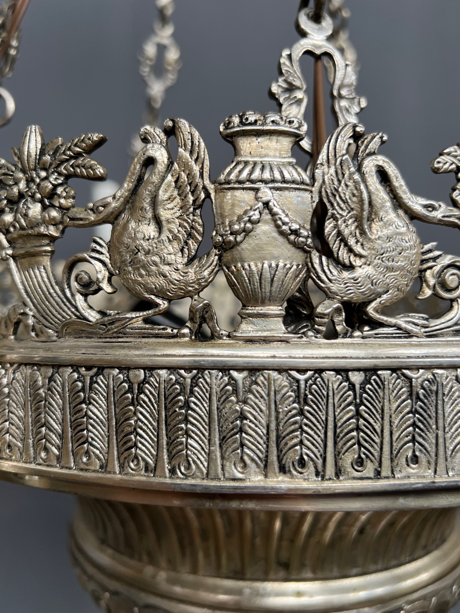 Large, rare antique chandelier in solid silver-plated bronze, Empire style, 12 light points.