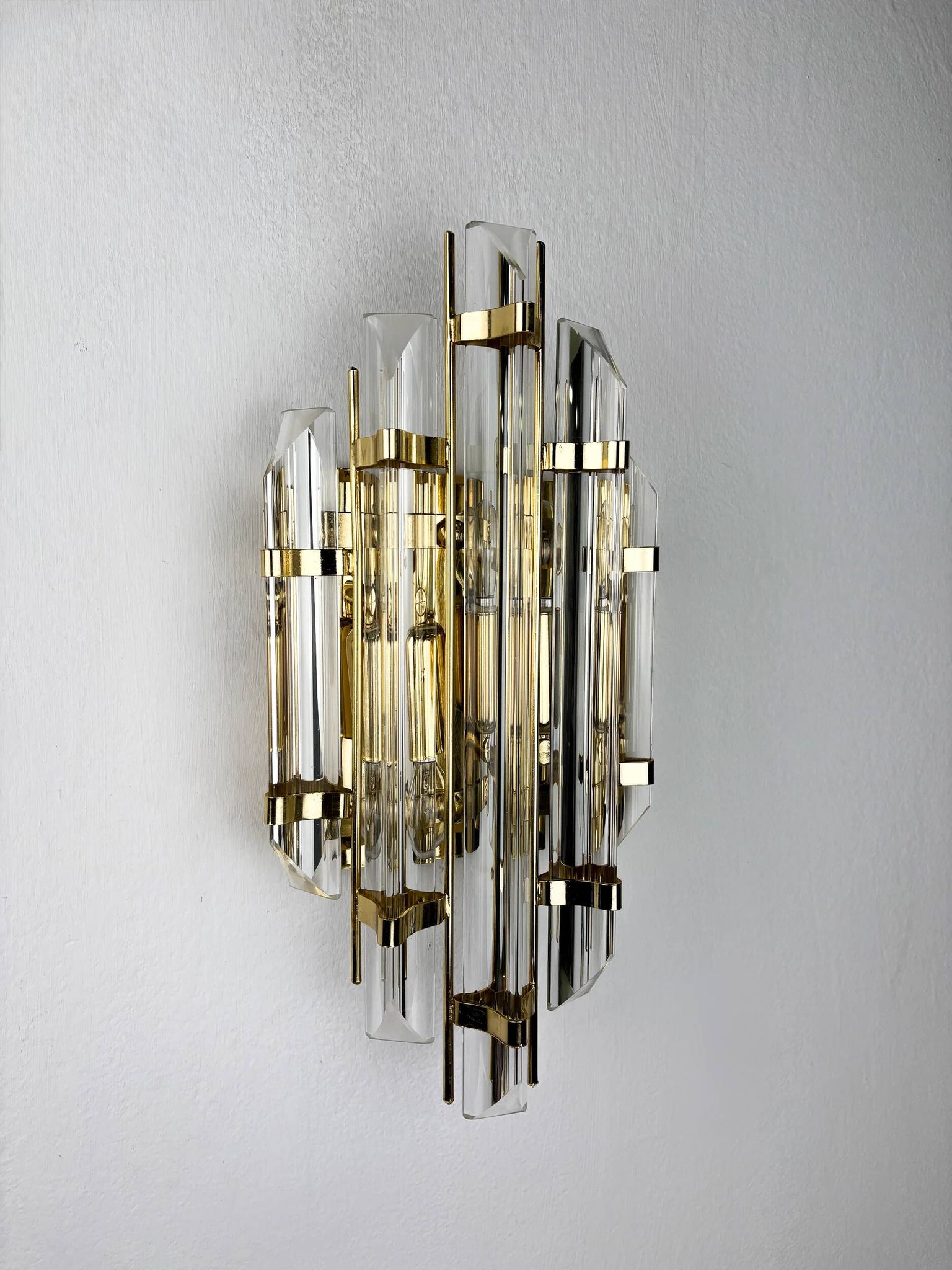 Venini Triedi cut glass wall sconce, Italy, circa 1970s