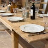 Extendable farmhouse table in solid oak