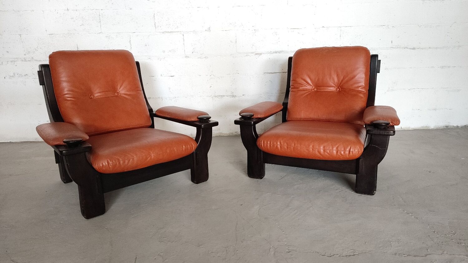 Paire de fauteuils brutalistes brésiliens
