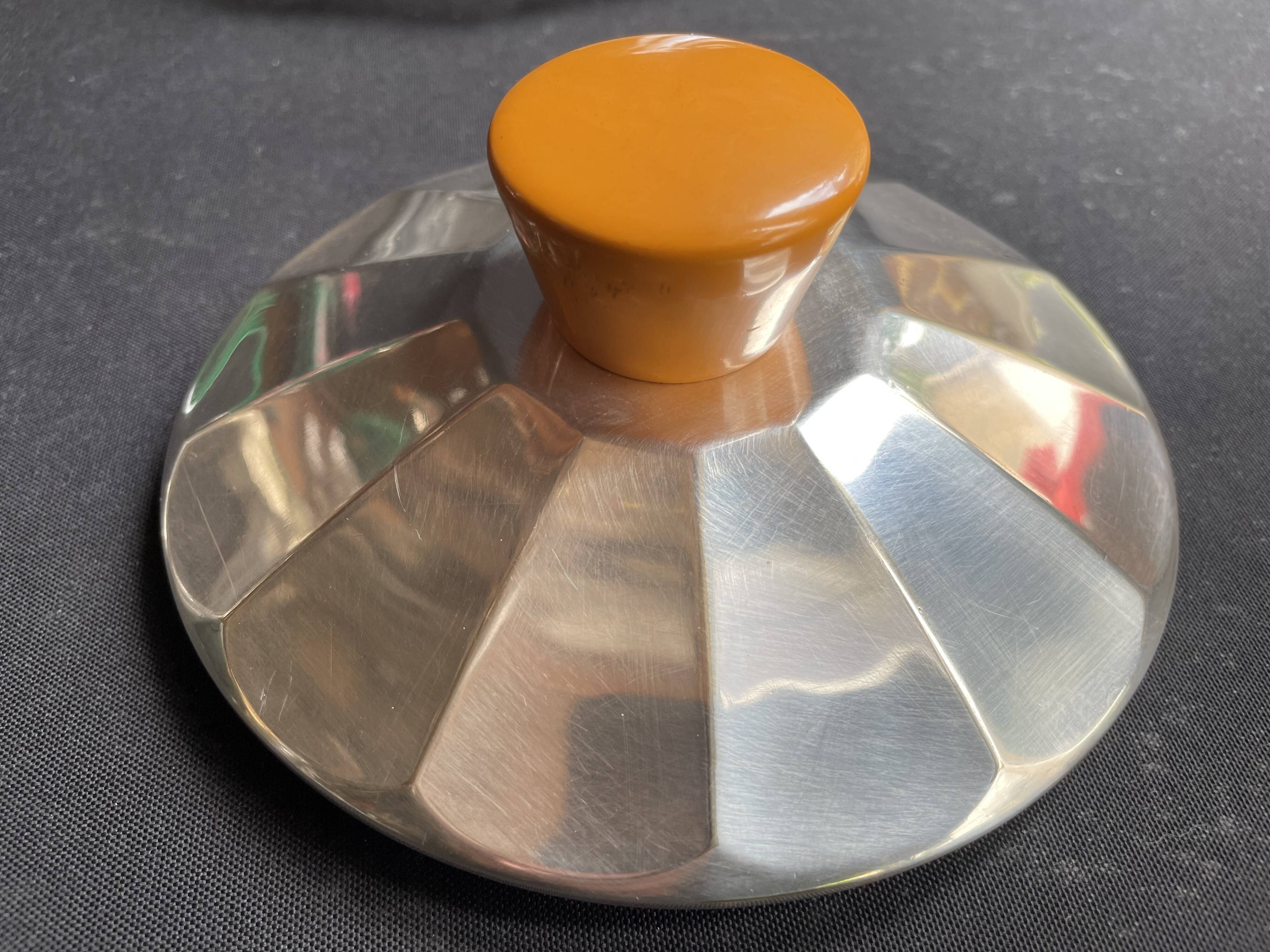 Imposing biscuit maker Baccarat and Ravinet d’Enfert