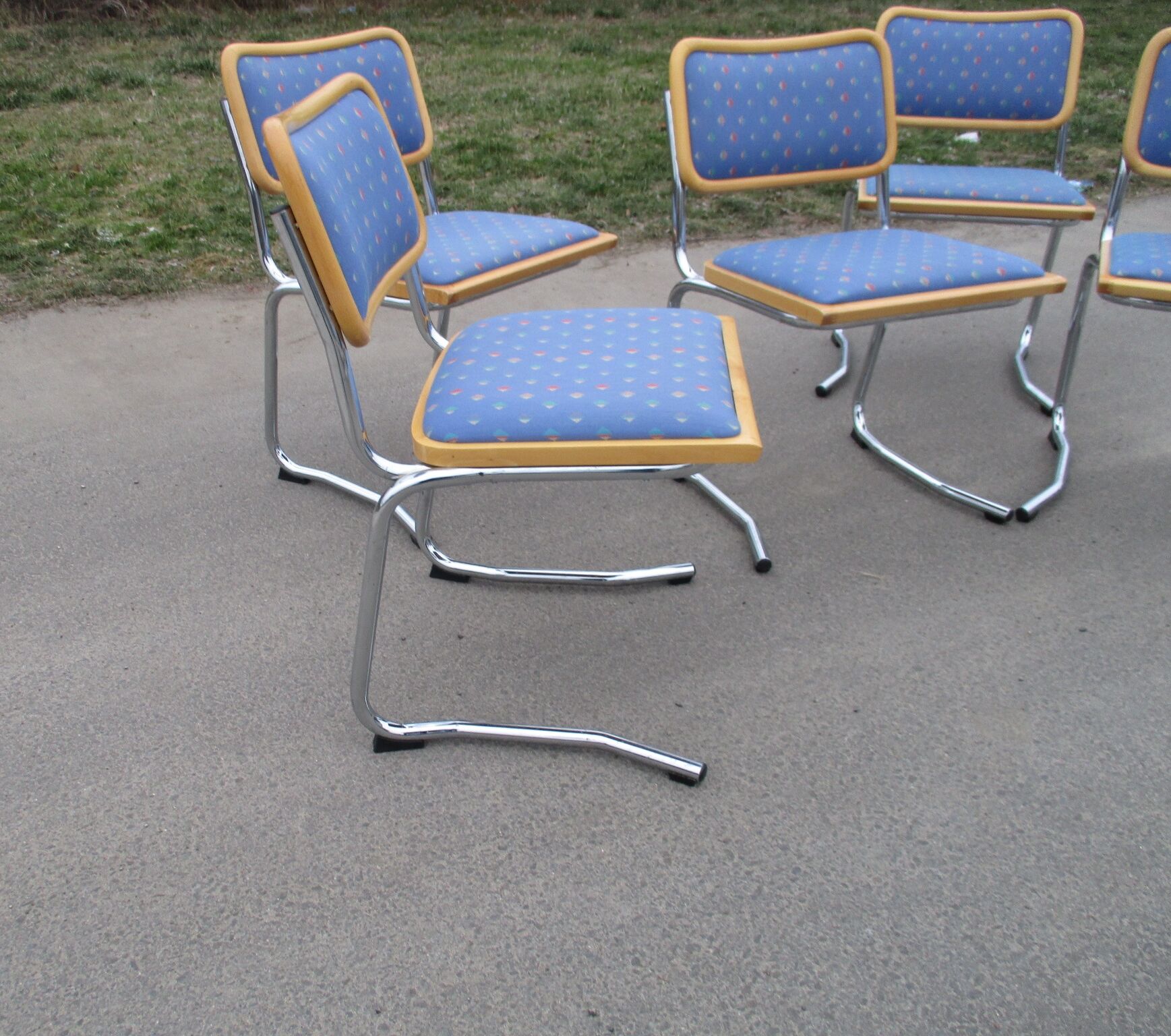 Ensemble de cinq chaises, Italie, années 1970