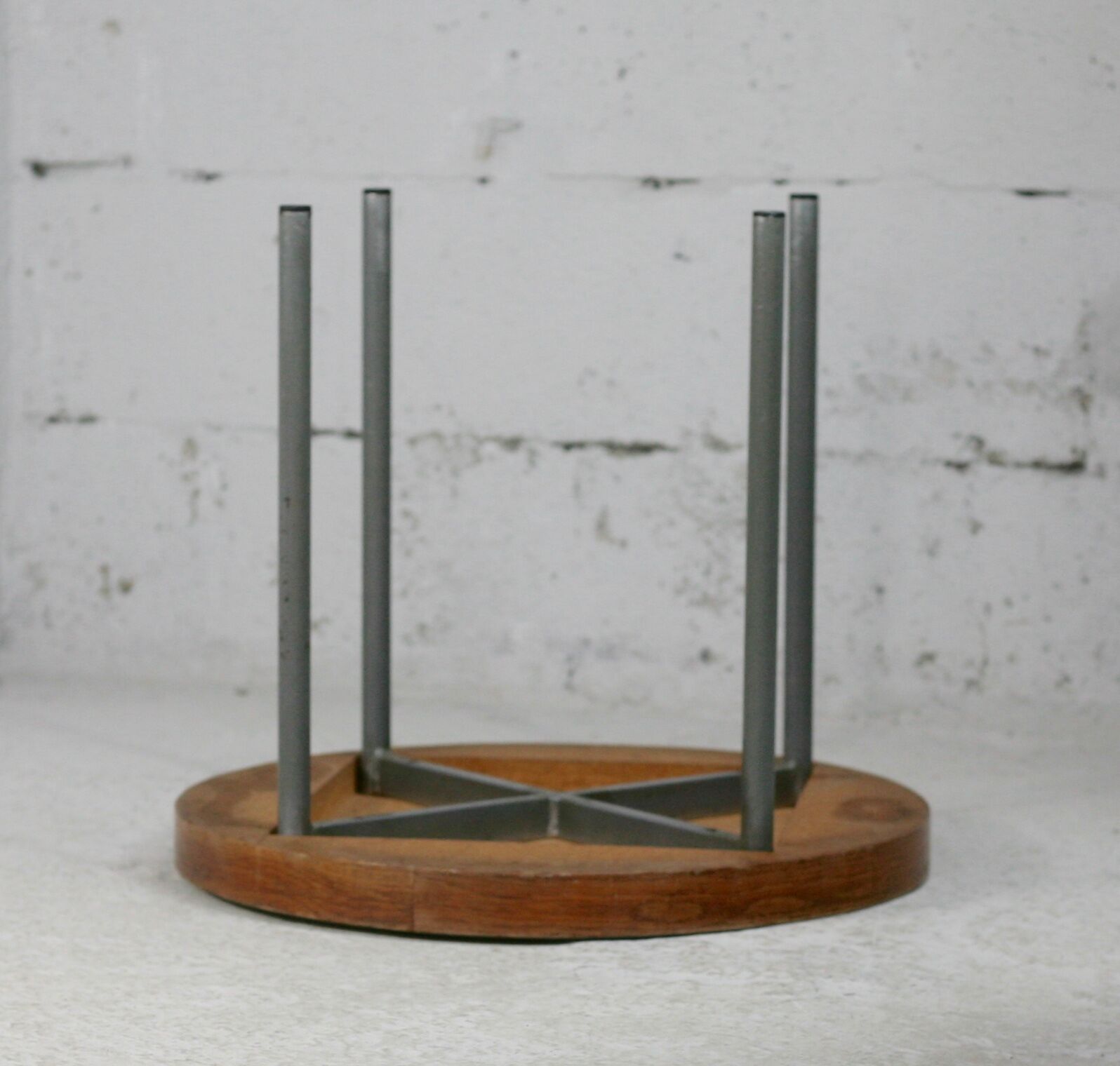 Side table tubular steel base, round top strapping wood, France, circa 1950