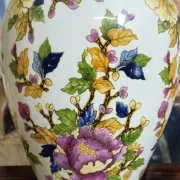 Important porcelain vase with floral decoration – Asian style – 20th century