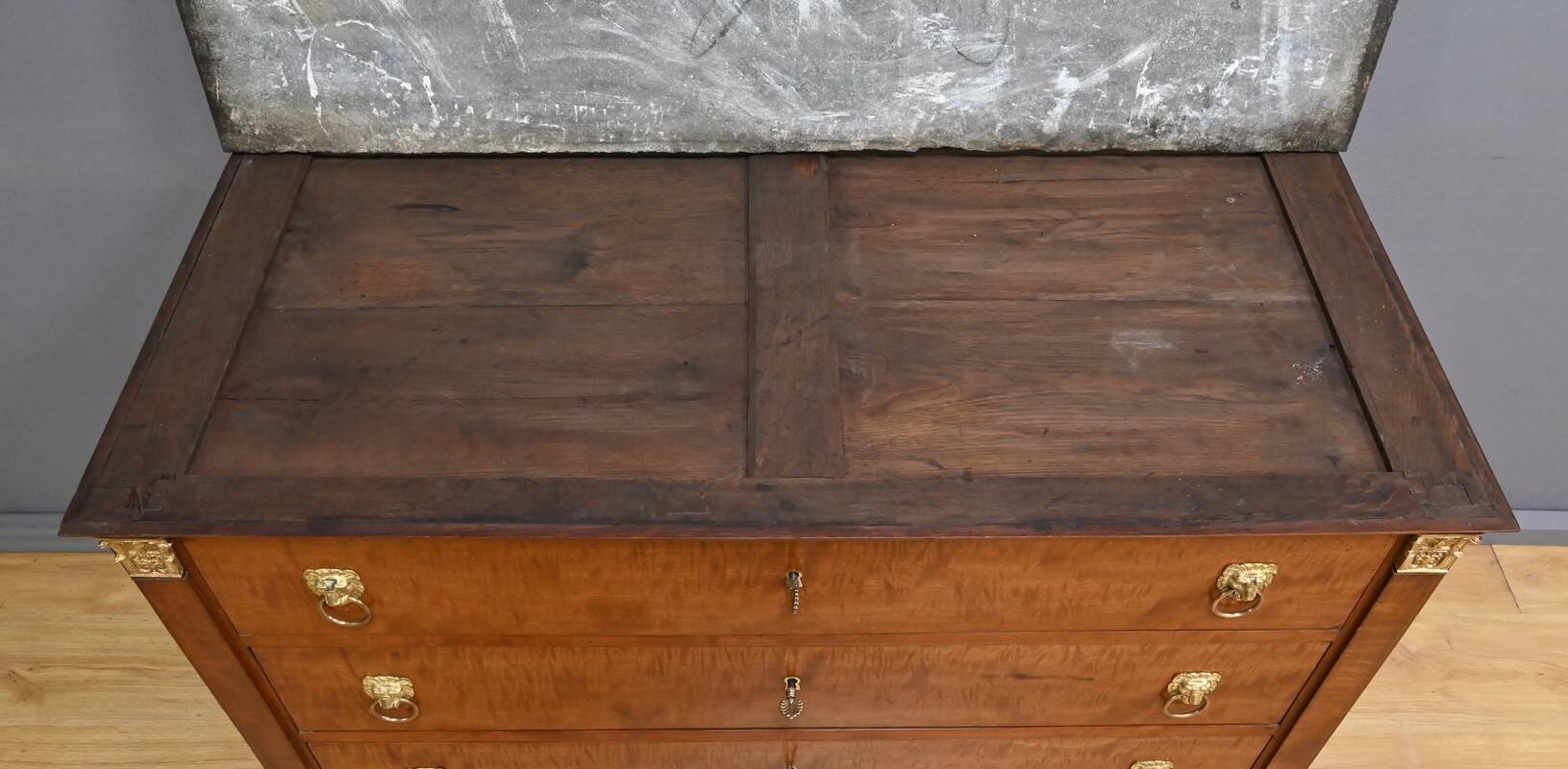 Return from Egypt chest of drawers in mahogany, Empire period – Early 19th century