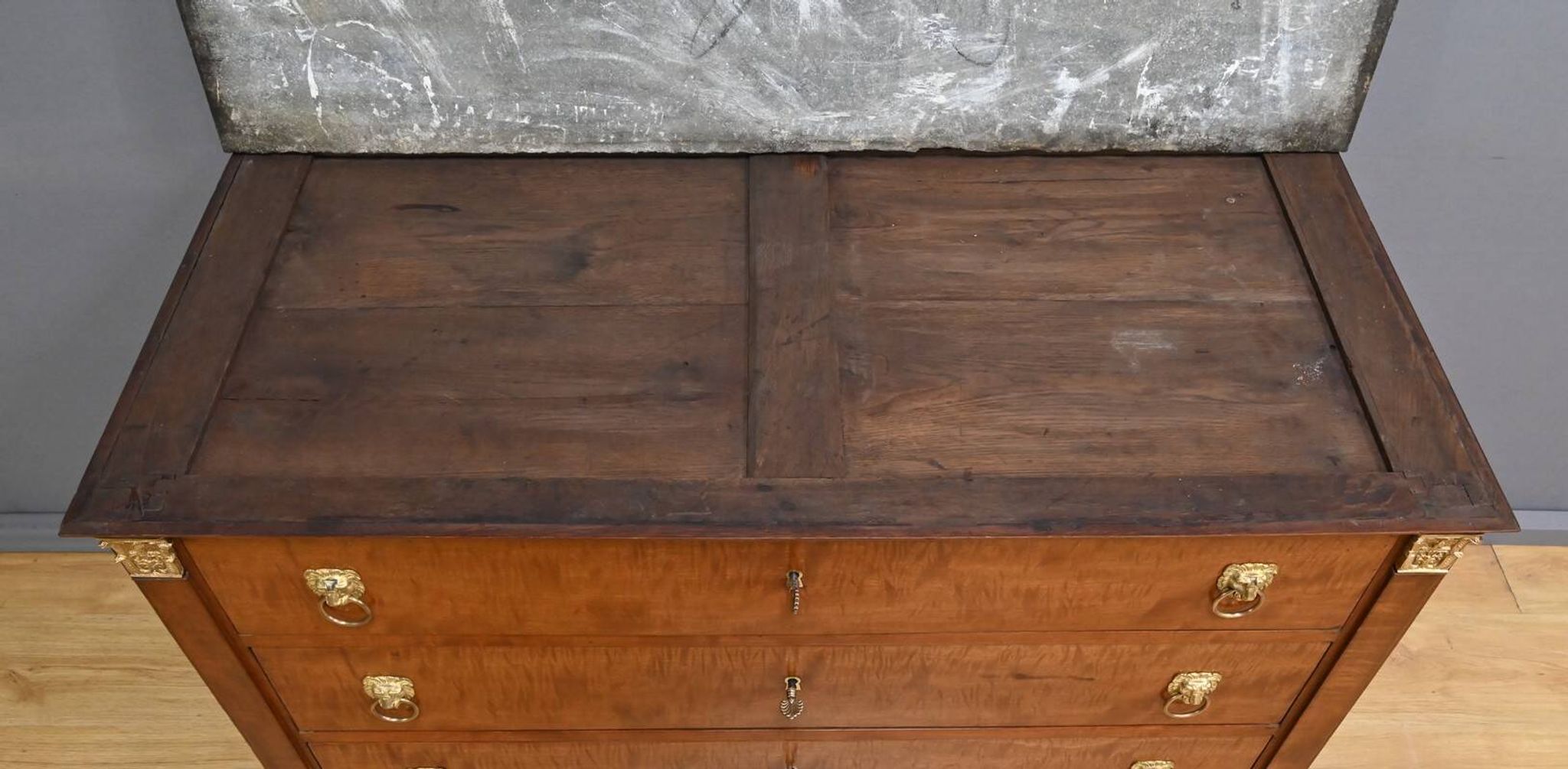 Return from Egypt chest of drawers in mahogany, Empire period – Early 19th century