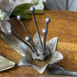 Cendriers individuels en forme de fleur, en laiton massif, années 60/7