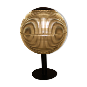 Holophane-type lamp