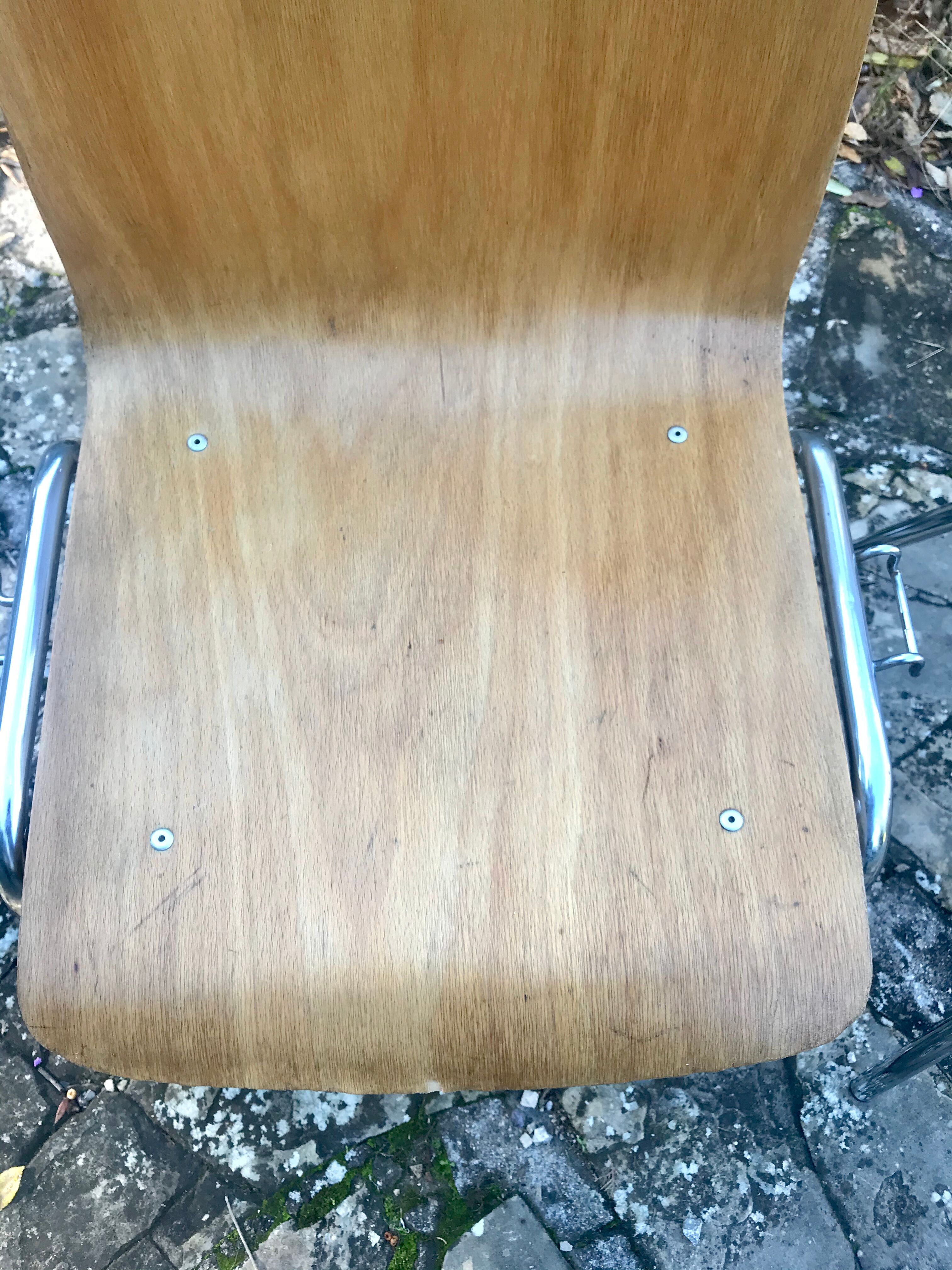 Suite de six chaises circa 1960
