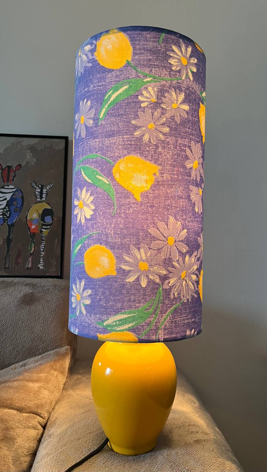 Floral table lamp