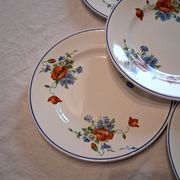 Set of 5 plates from Salins les Bains model "Poppies" in good condition.