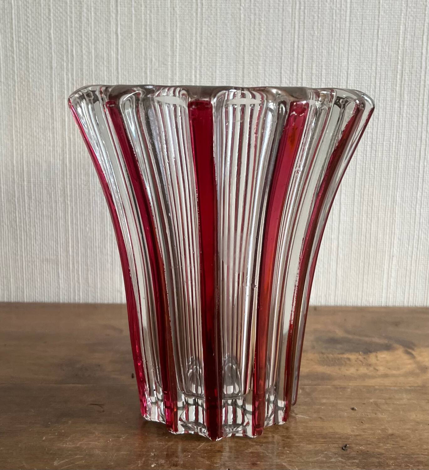 Small Art Deco vase by Pierre d'Avesn