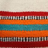 Coussin en laine rayé coloré