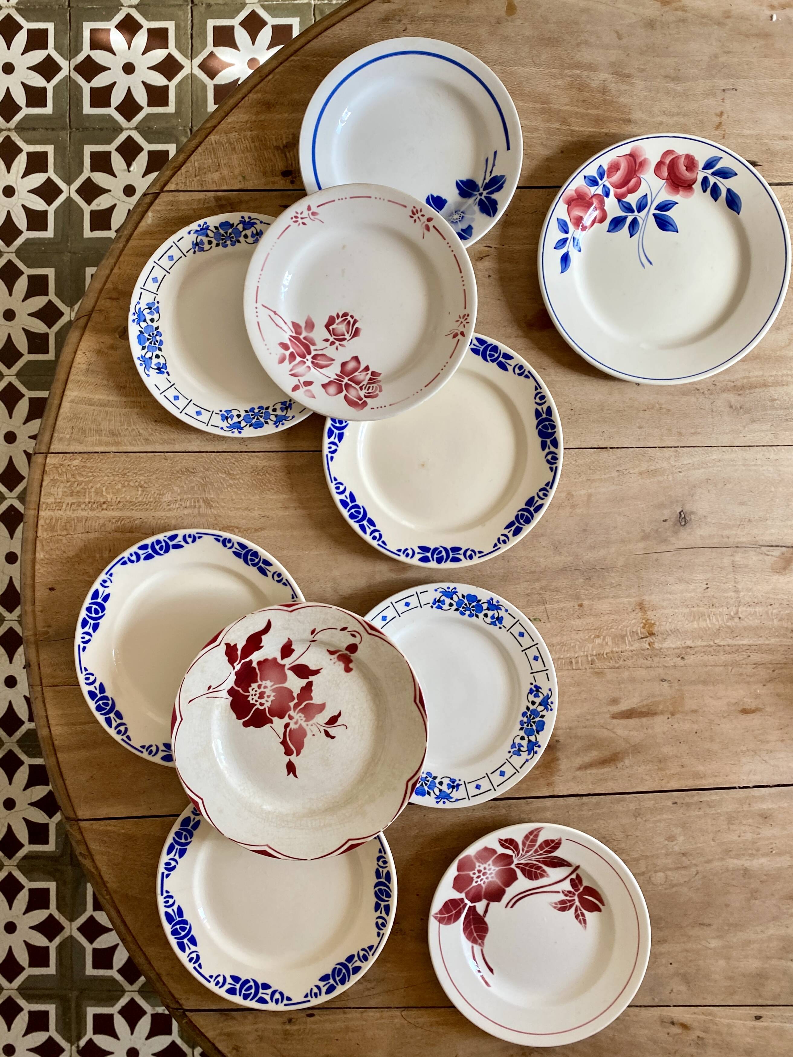 Set of 10 mismatched vintage dessert plates