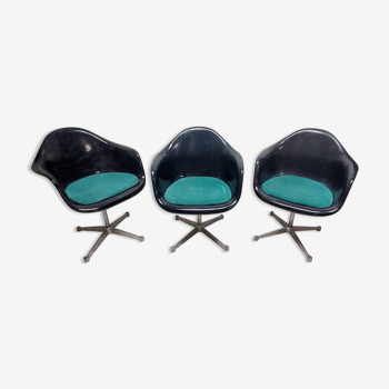 3 blue navy armchairs in fiberglass and nubuck Eames DAT