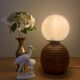 Lampe vintage opaline blanche et bois