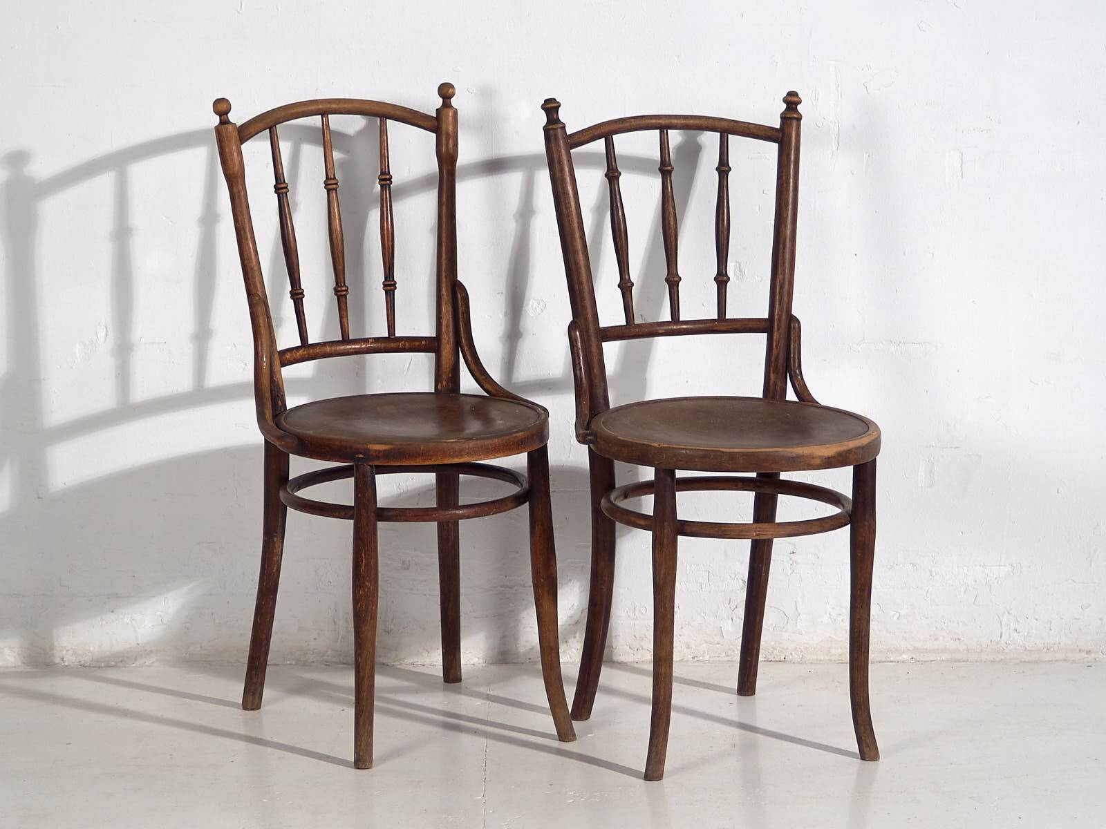 Antique Thonet bentwood chairs (circa 1920). Set of 4 pieces #14