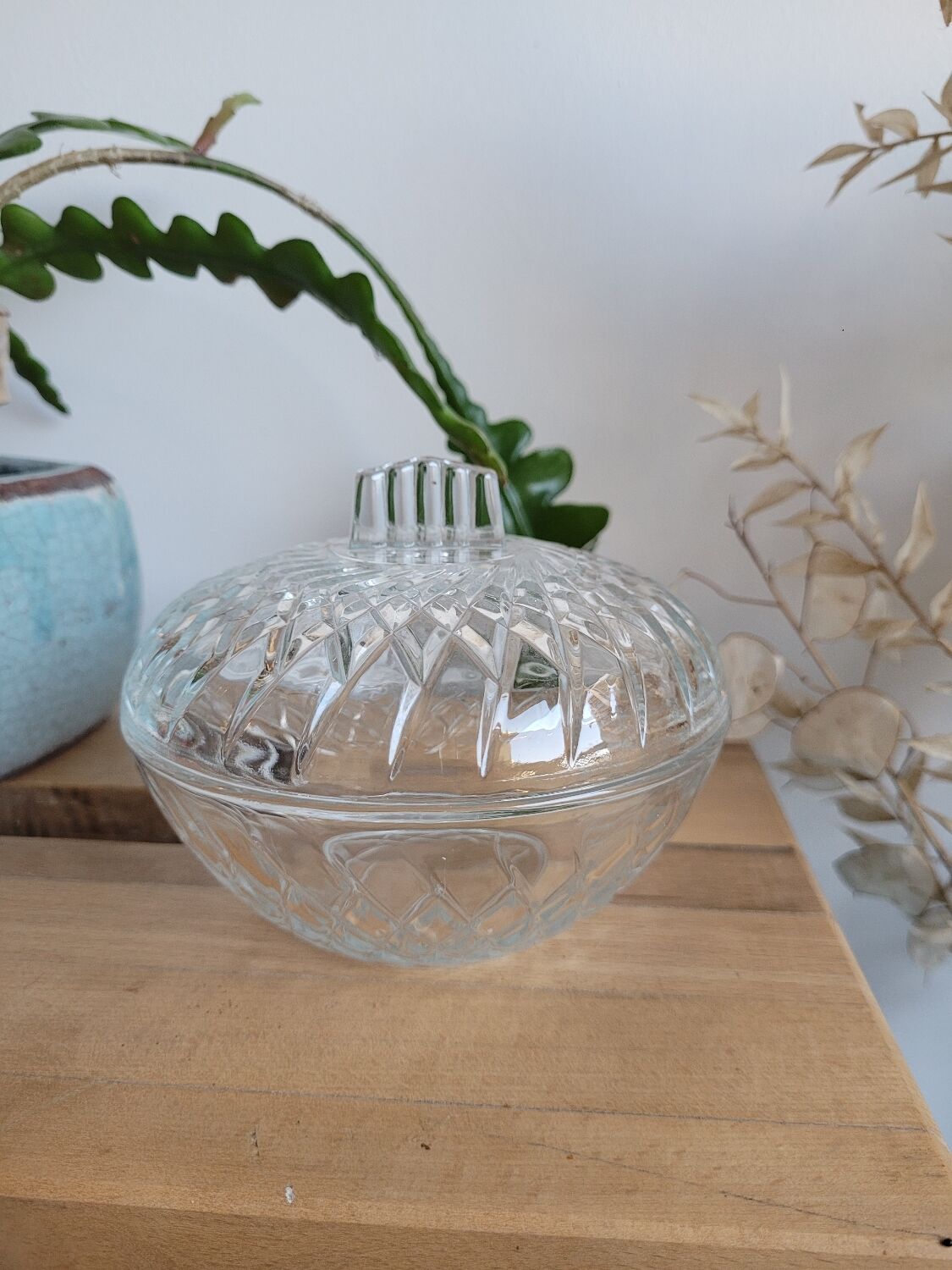 Art Deco glass bonbonnière / sugar bowl