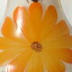 Soliflore en opaline blanche fleuri vintage