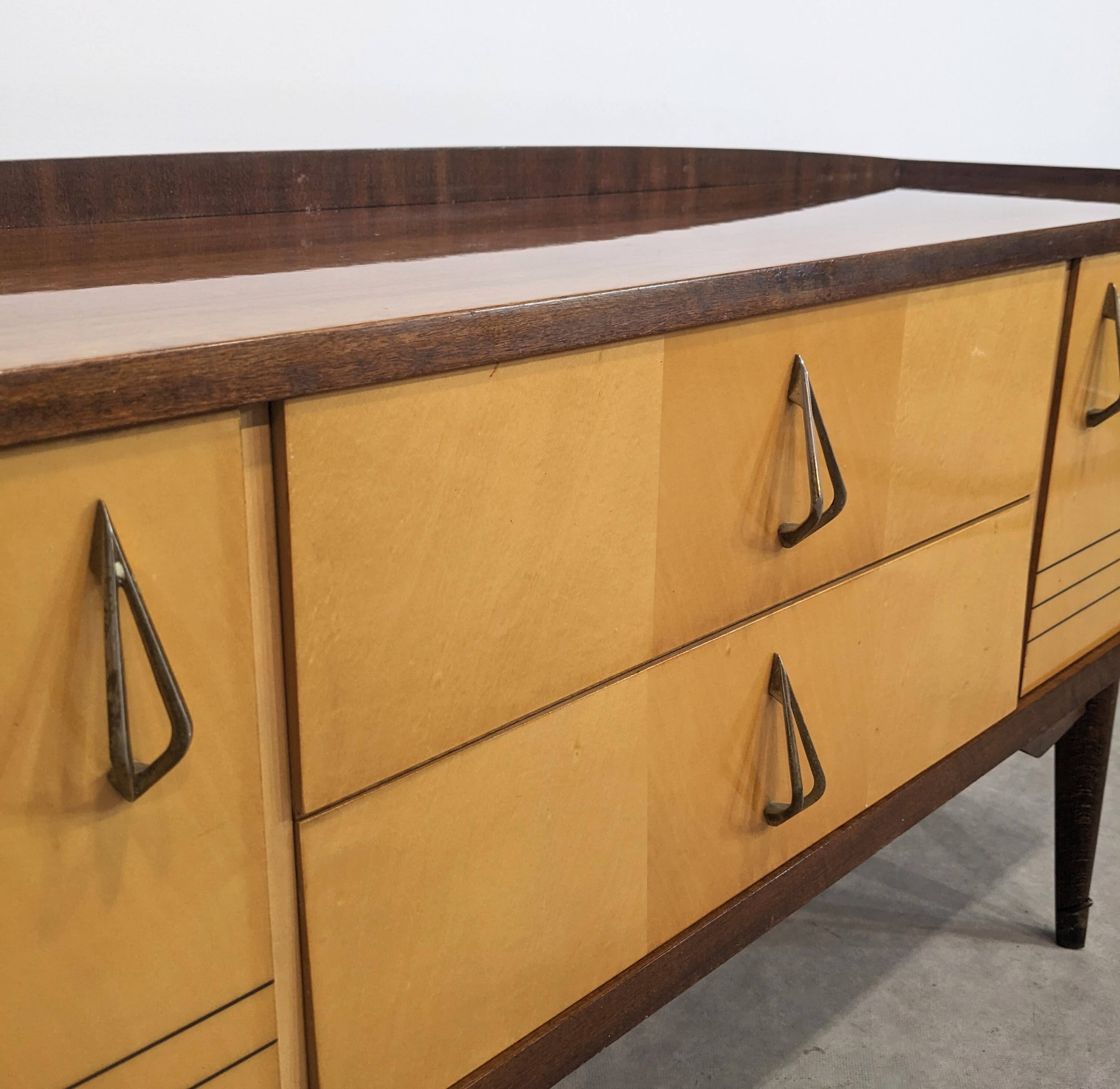 Mid-century sideboard in rockabilly style.