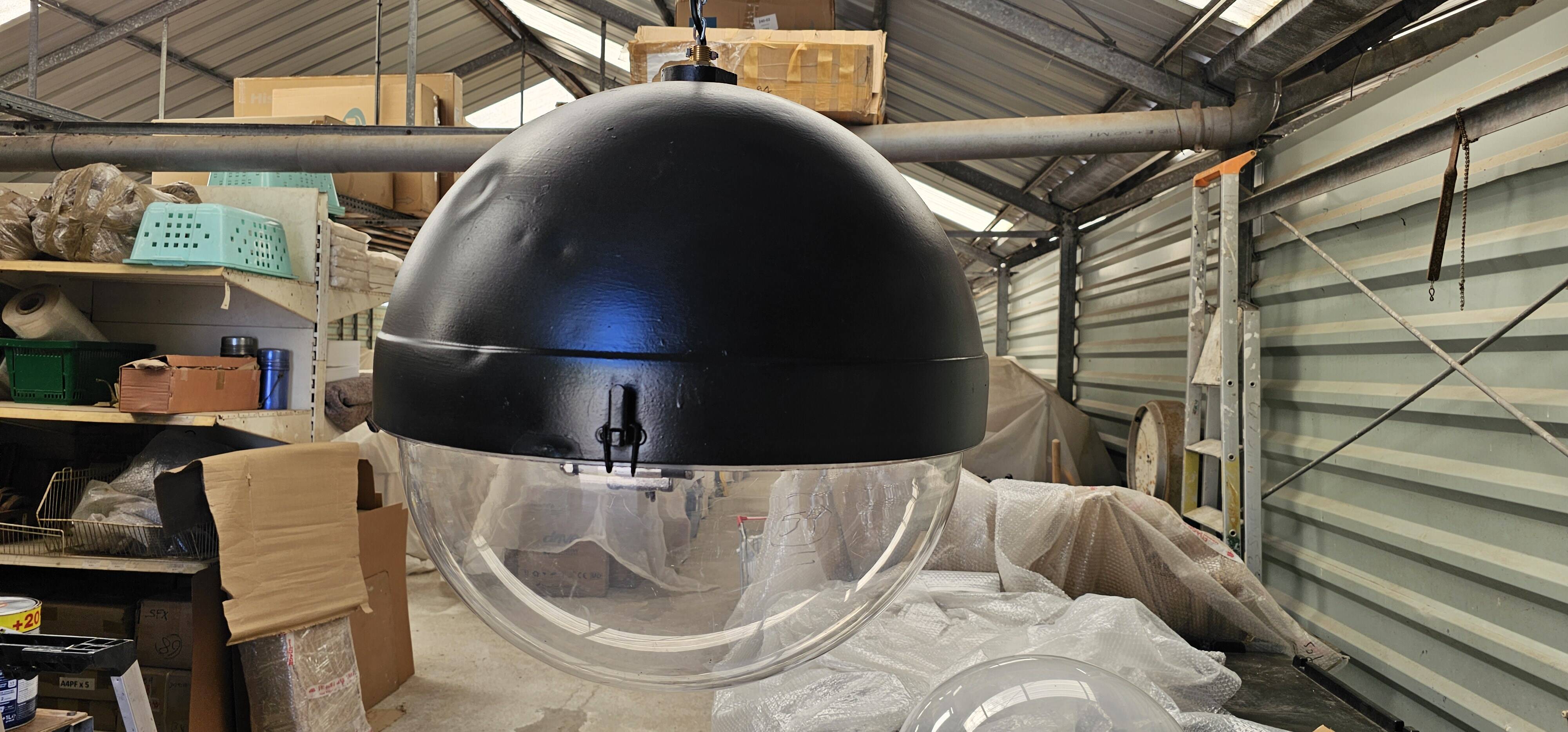Old lantern - public lighting suspension of the city of Paris