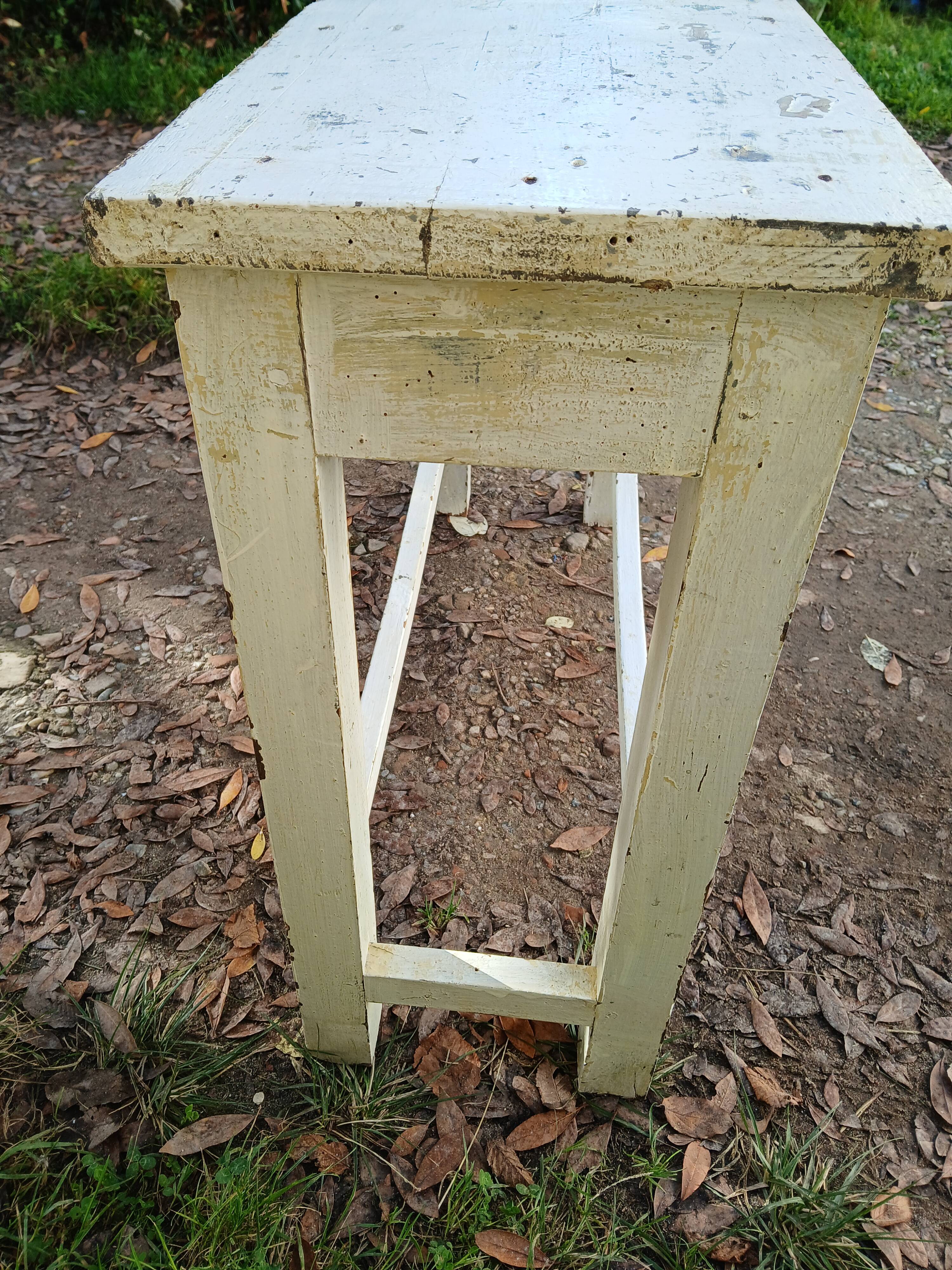 Table d'appoint, console en bois blanc patiné