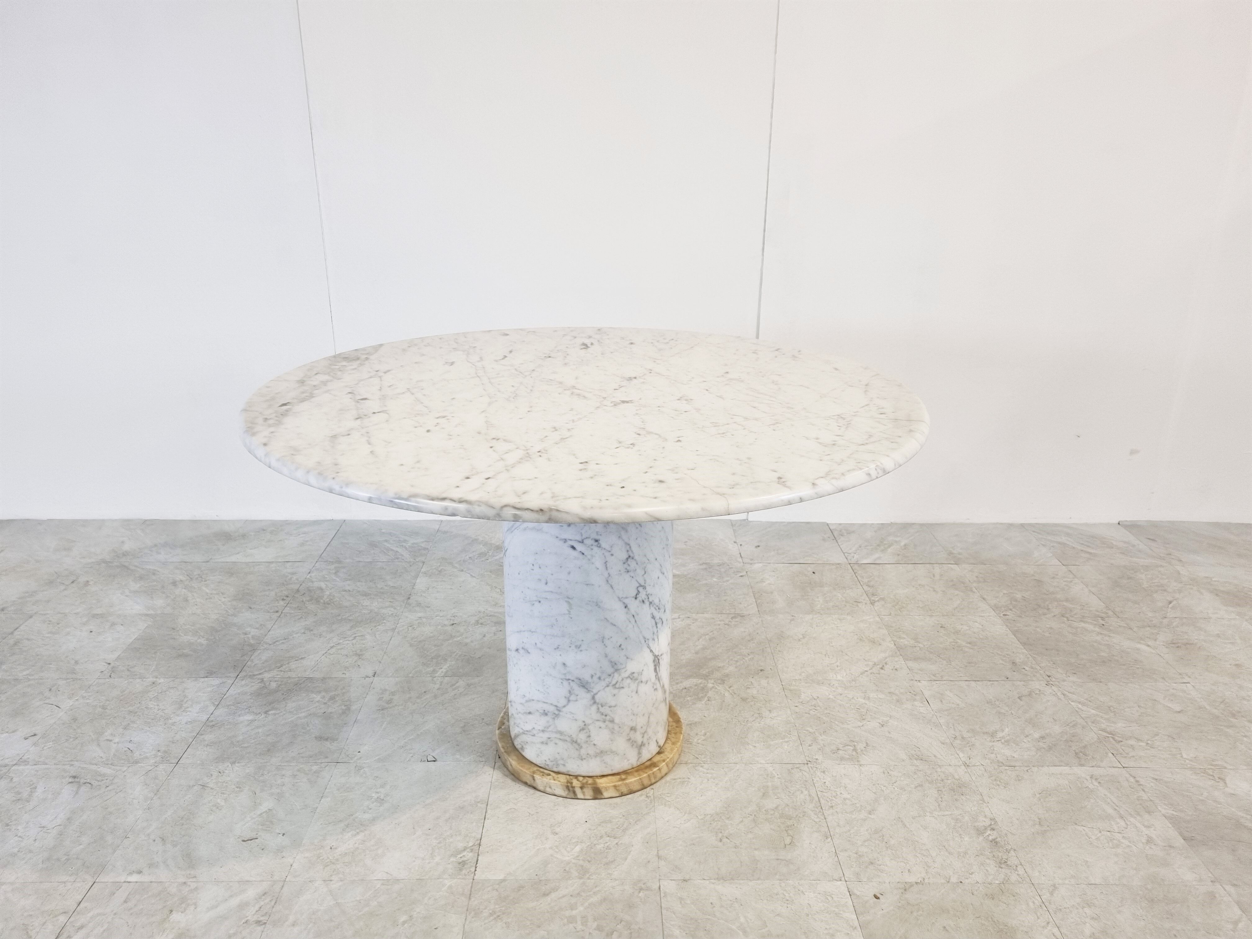Vintage round White marble dining table 1970s