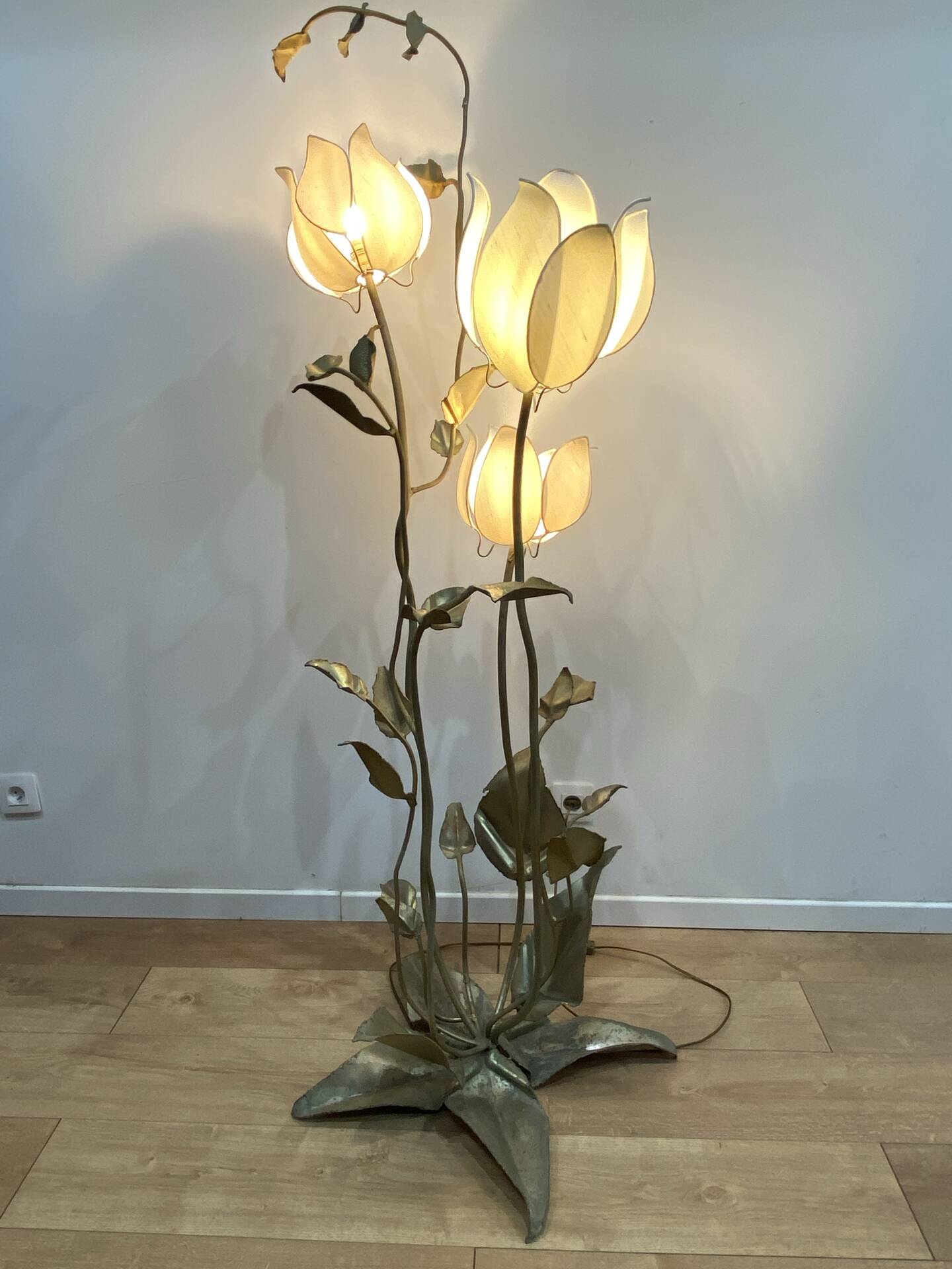Lampadaire fleurs de lotus