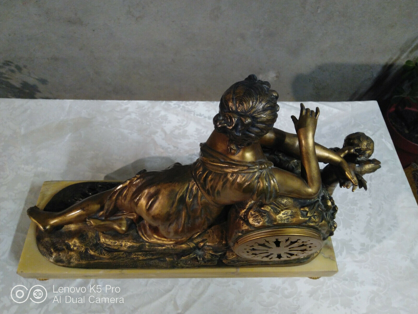 Pendule sculpture in Guillemin regulation