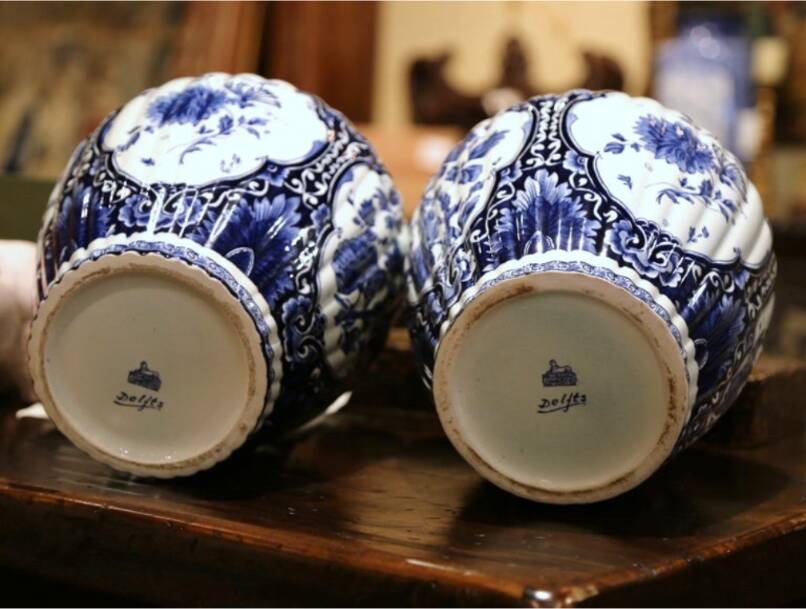 Pair of DELFT vases