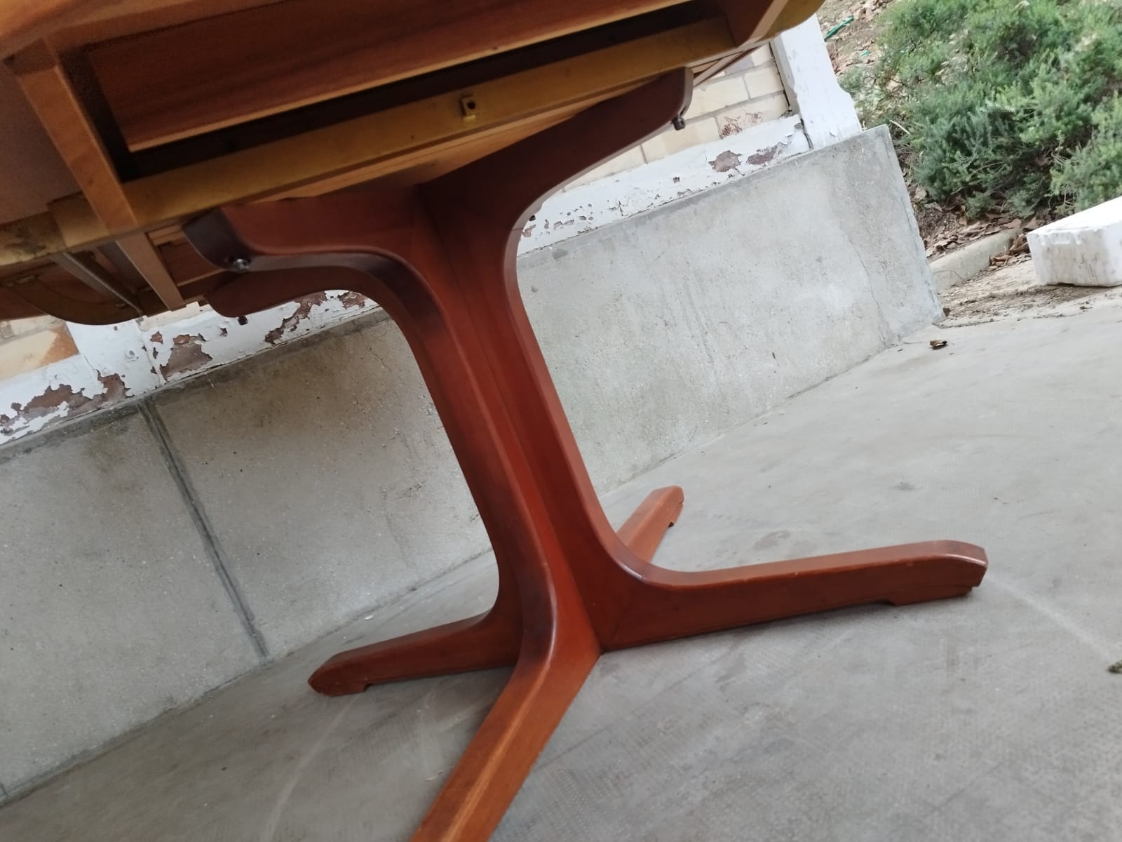 Vintage baumann round scandinavian table extendable a system