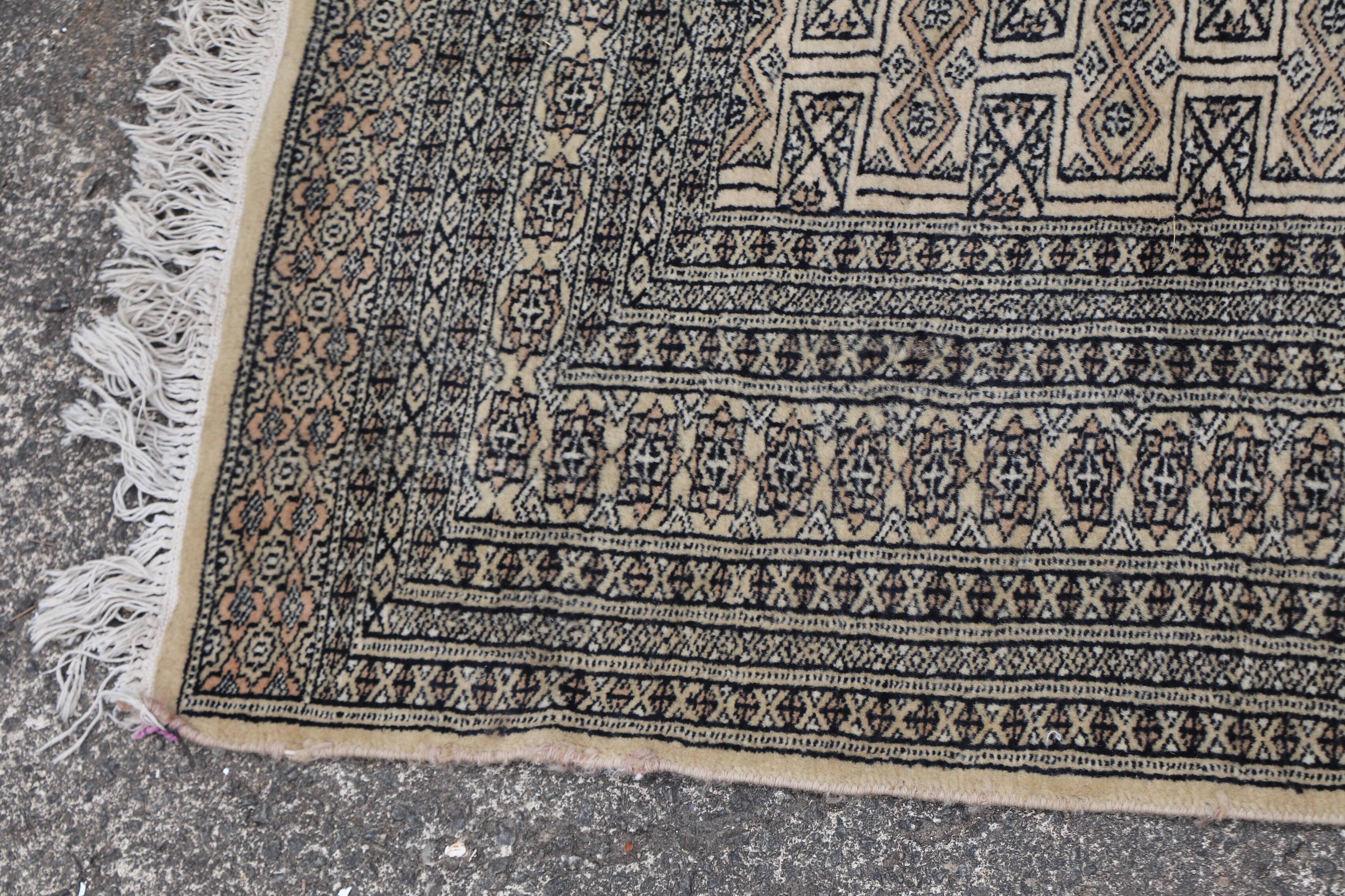 Oriental carpet 195x127cm