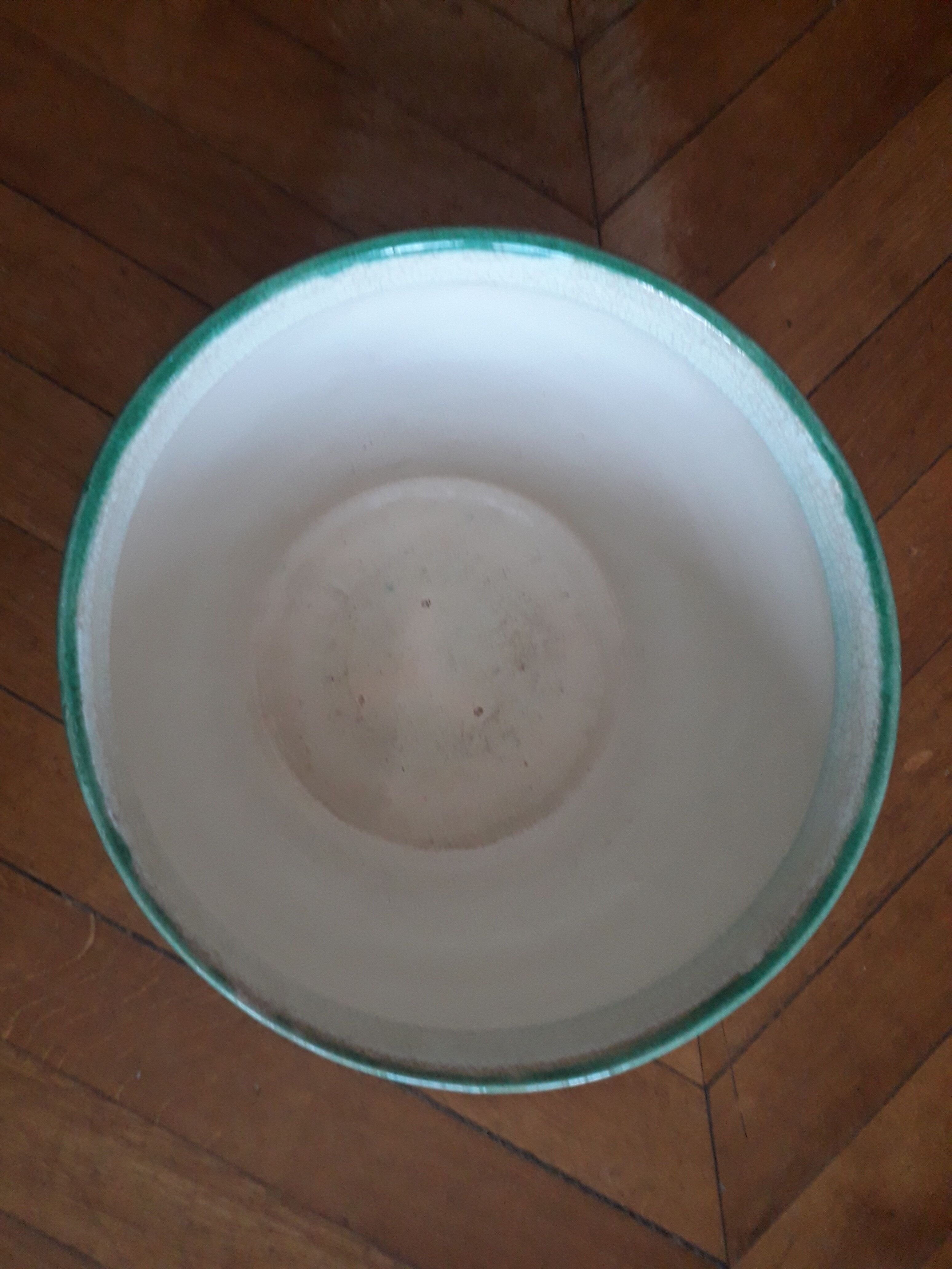 Slurry ceramic with animal décor