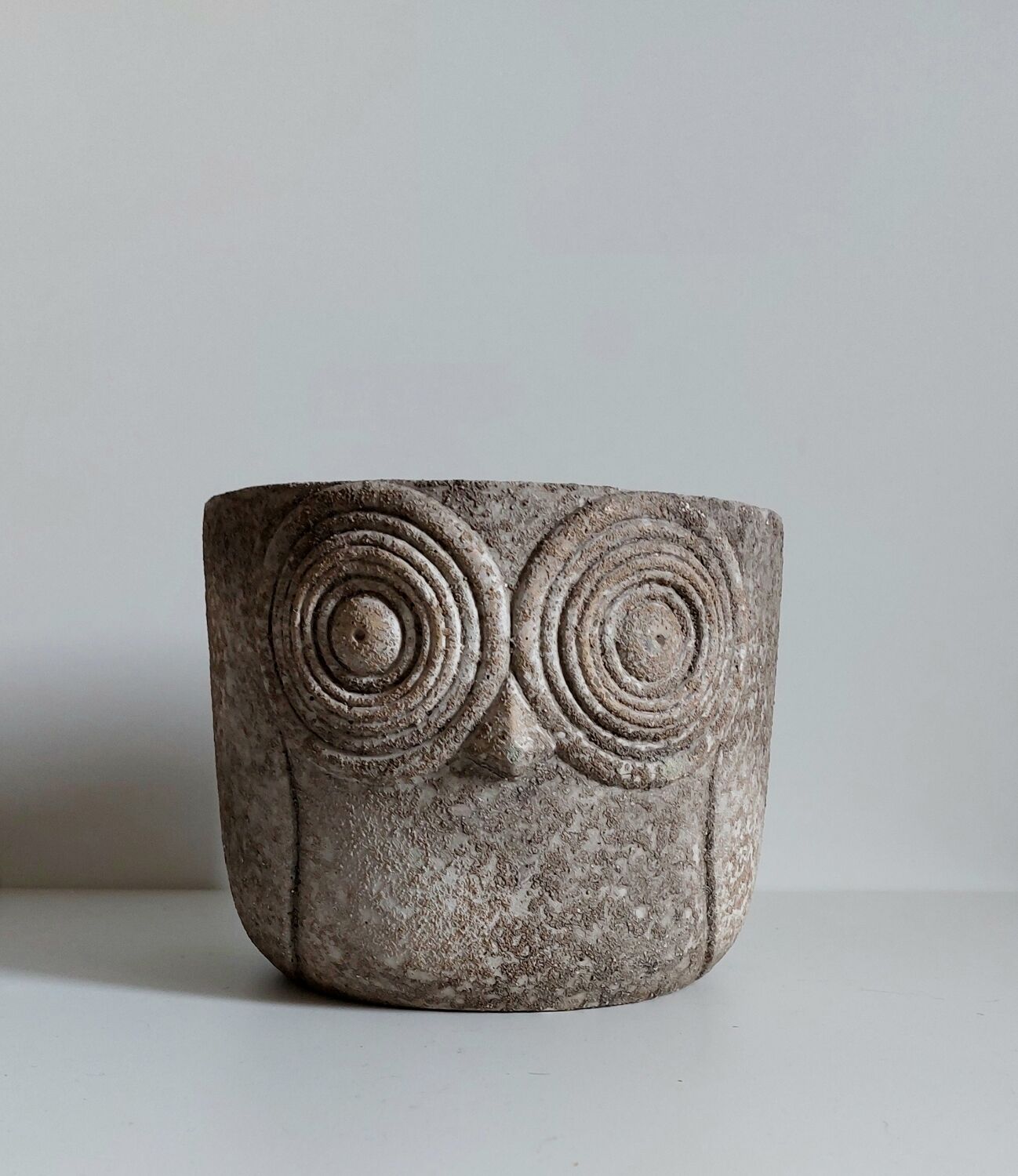 Owl cache pot