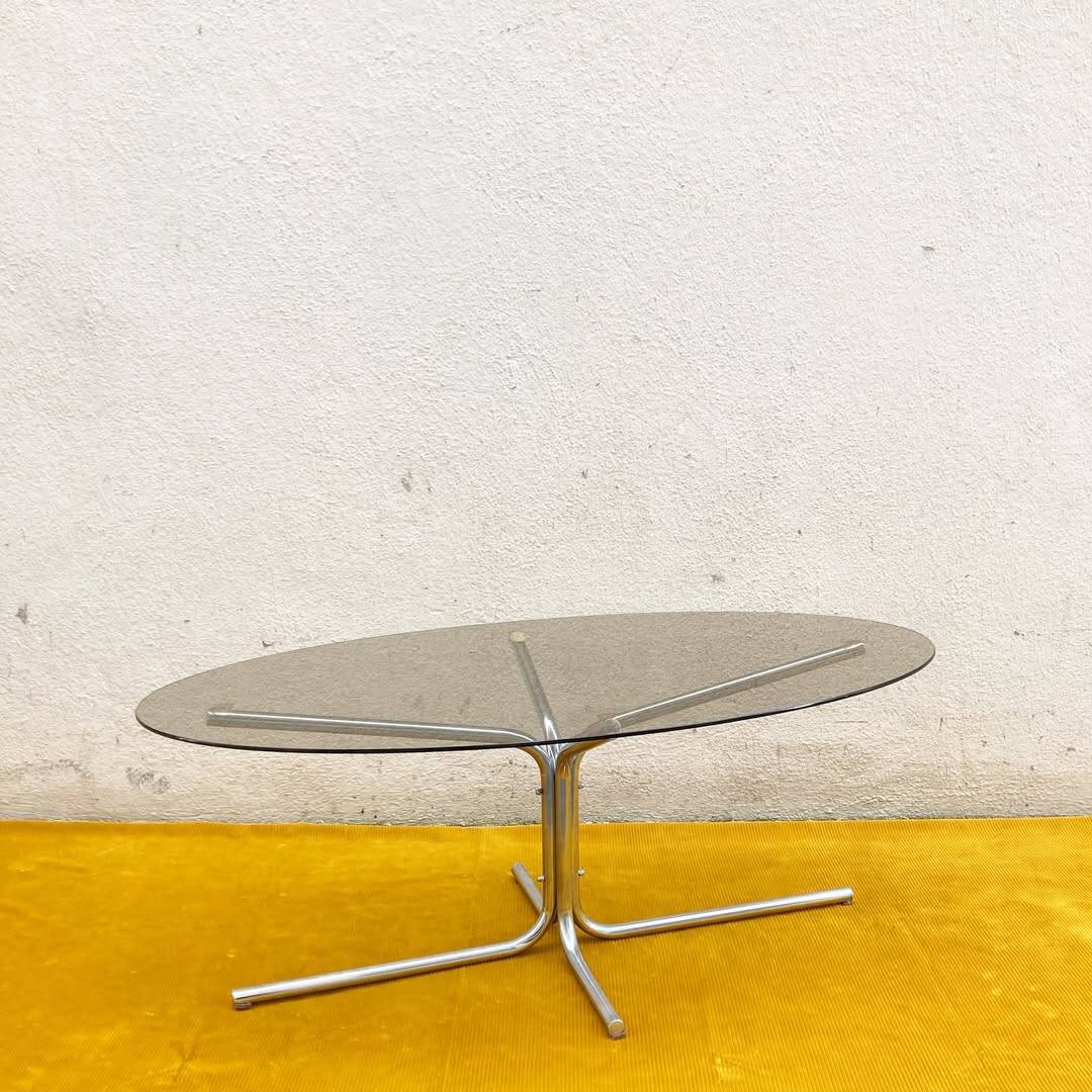 Table basse ovale vintage – chrome & verre fumé, design 70s