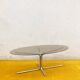 Table basse ovale vintage – chrome & verre fumé, design 70s