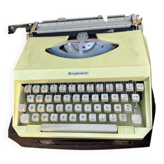 Mercedes typewriter