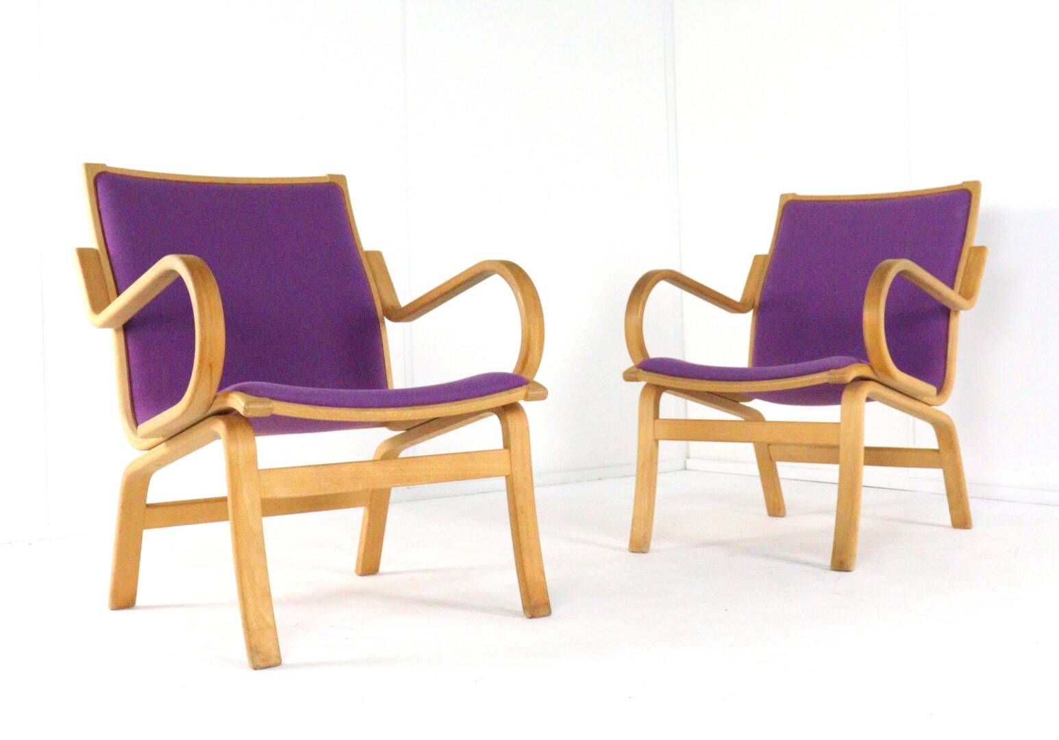 Vejle armchairs  'purple' |