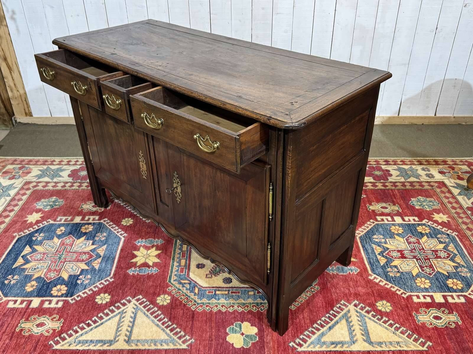 Malouin buffet in mahogany and poplar from the 19th century