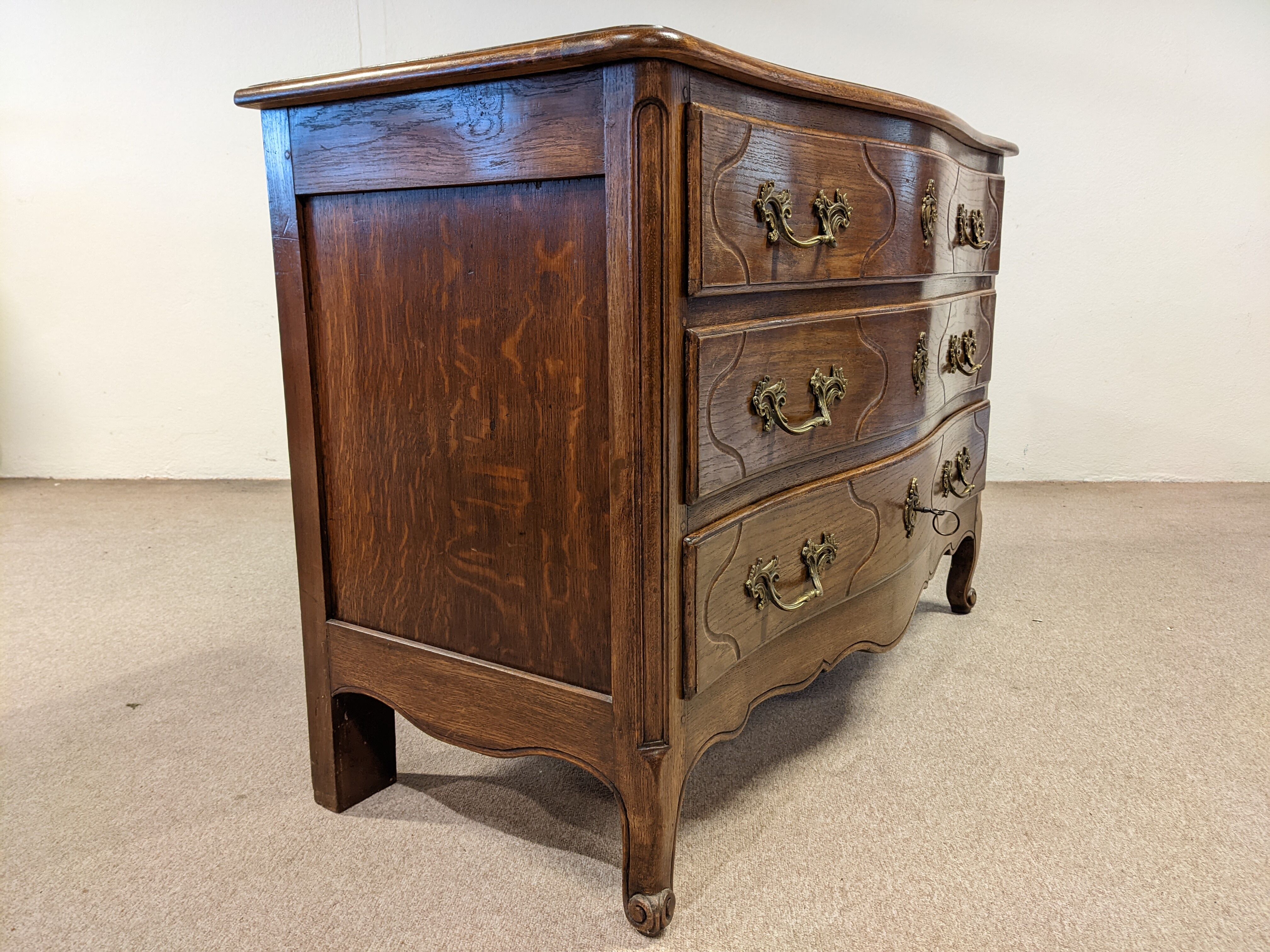 Commode Louis XV en chêne