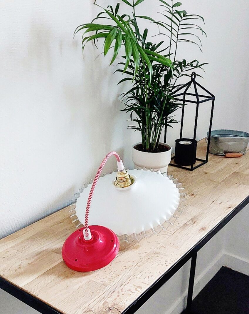 Suspension opaline blanche