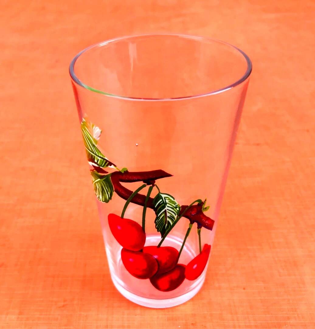 2 Verres décorés Poire / Cerise Reims France