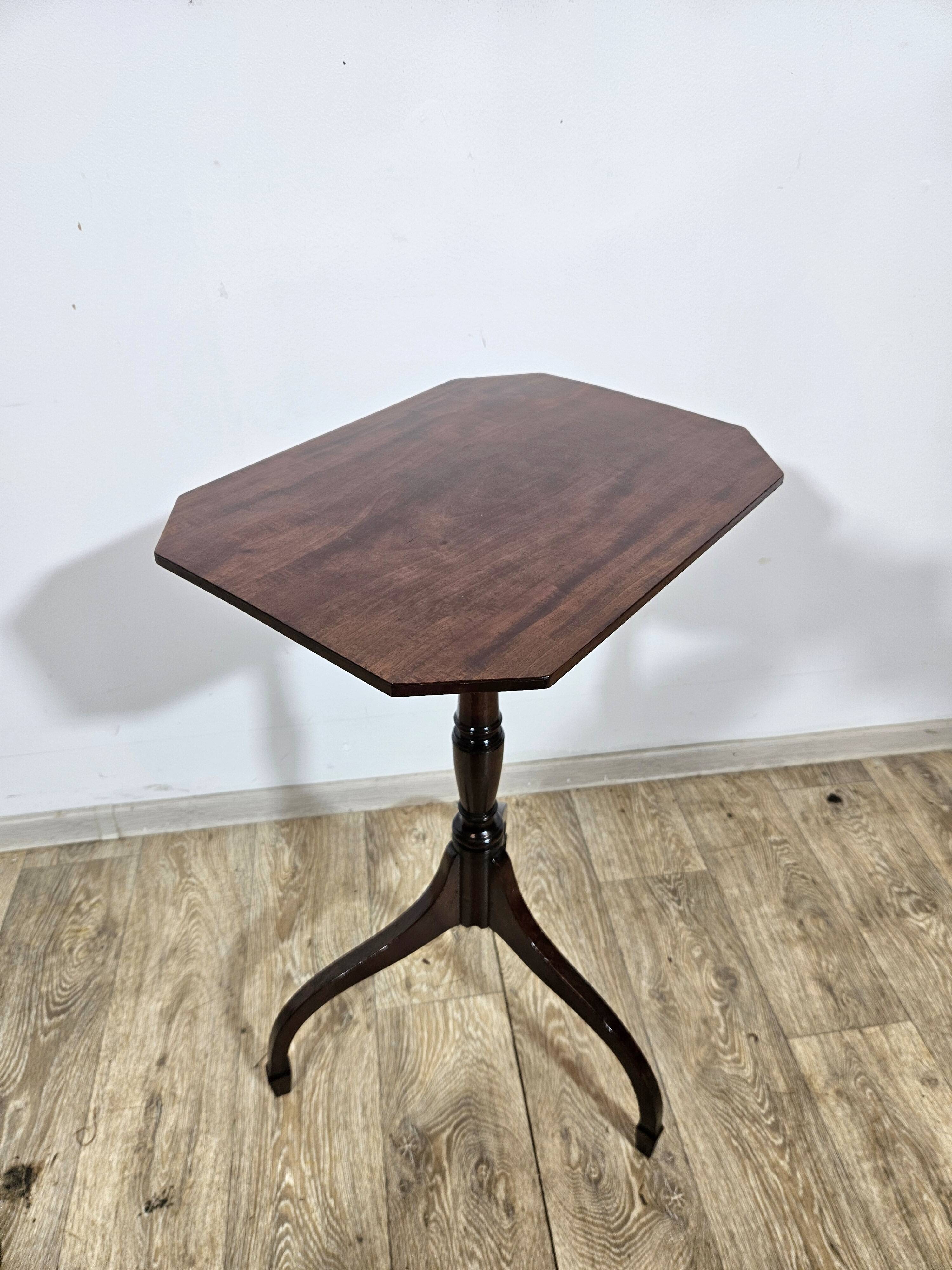 Antique Mahogany Side Table Octagonal Tripod Classic, 19th century