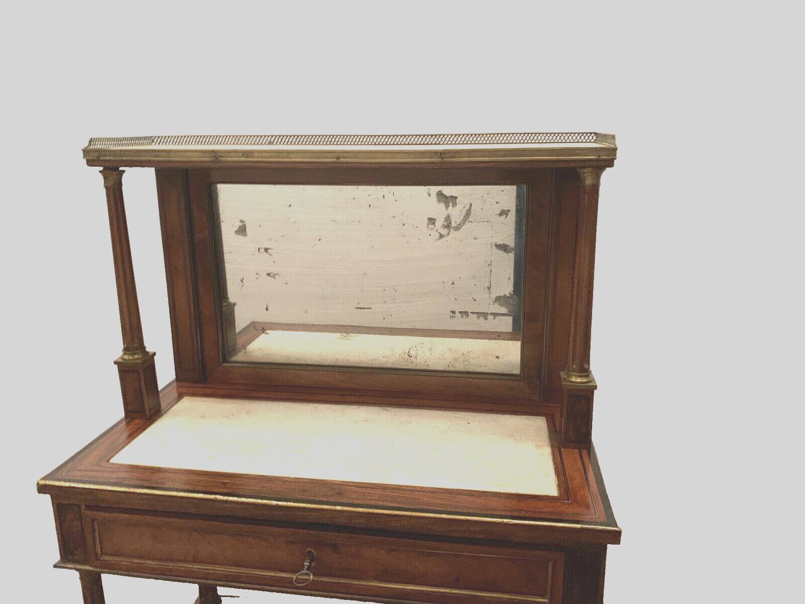 Credence de style louis xvi en acajou et placage xix siècle