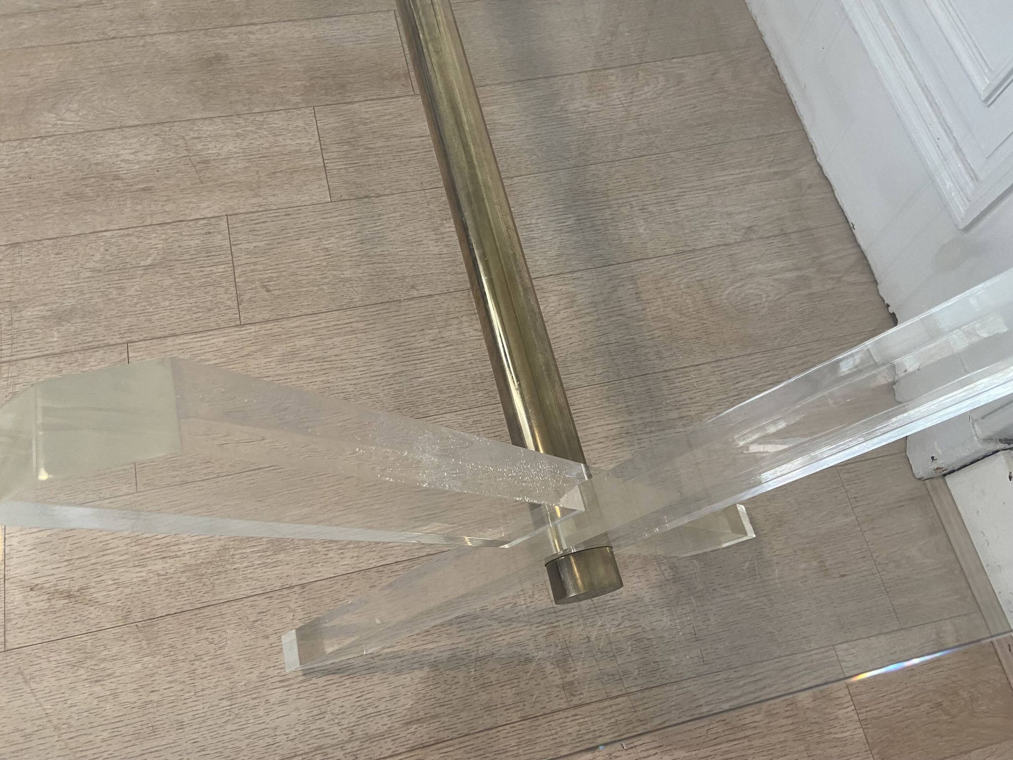 Table en plexi métal doré et verre biseauté 1970s